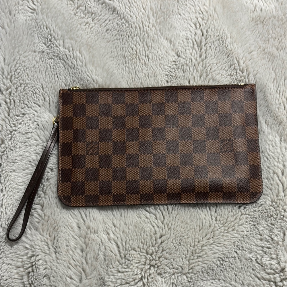 Louis Vuitton Neverfull MM Damier Ebene Wristlet